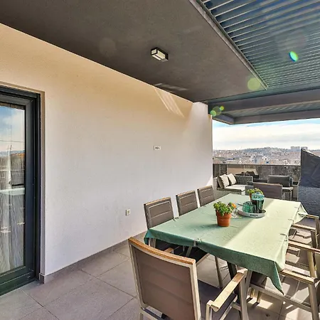 Feriehus Luxurious In Solin