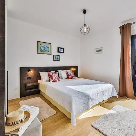 Feriehus Luxurious In Solin