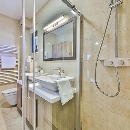 Luxurious In Solin